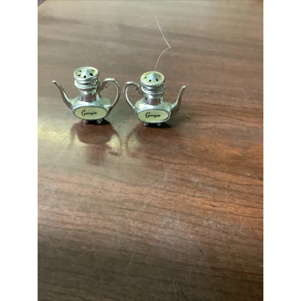 Vintage Souvenir Salt & Pepper Shakers Georgia